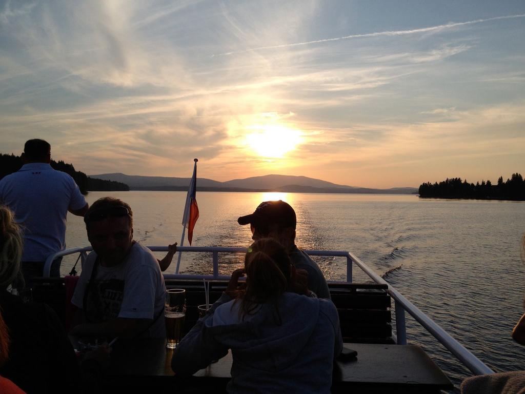 Apartmán s Výhledem na jezero Lipno nad Vltavou Esterno foto